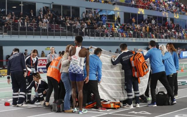 İstanbul'da korkunç anlar! Yere düşen atlet tek bir yaşam belirtisi göstermedi, hemen etrafı sarıldı