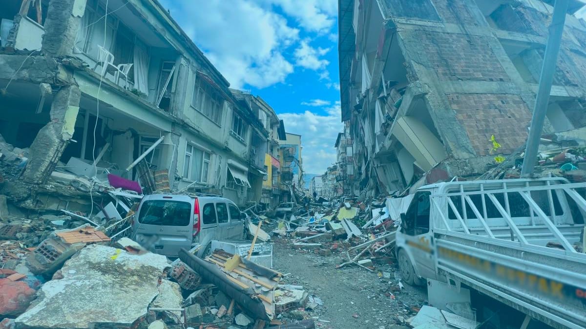 Depremin Ardından Hizmet Veremeyen GSM Operatörlerine Ceza